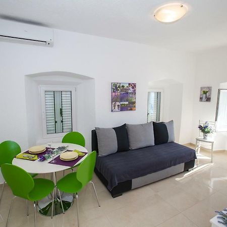 Apartmani Cindric Karlobag Extérieur photo