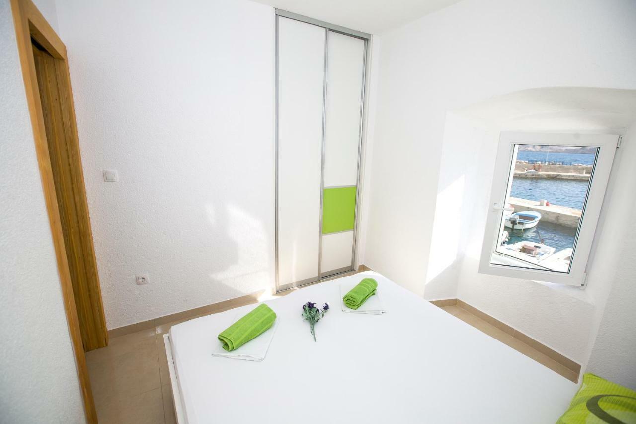 Apartmani Cindric Karlobag Extérieur photo
