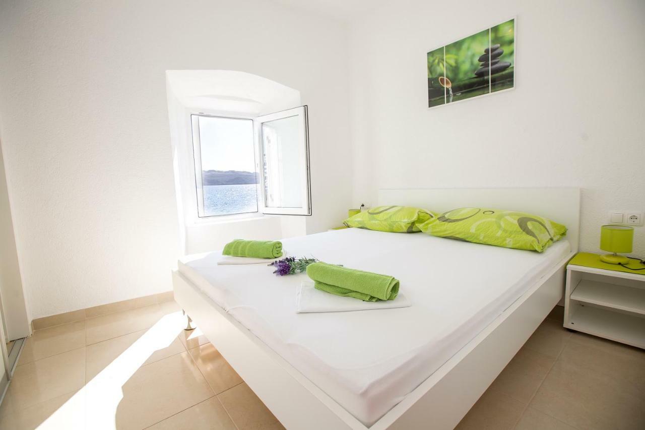 Apartmani Cindric Karlobag Extérieur photo