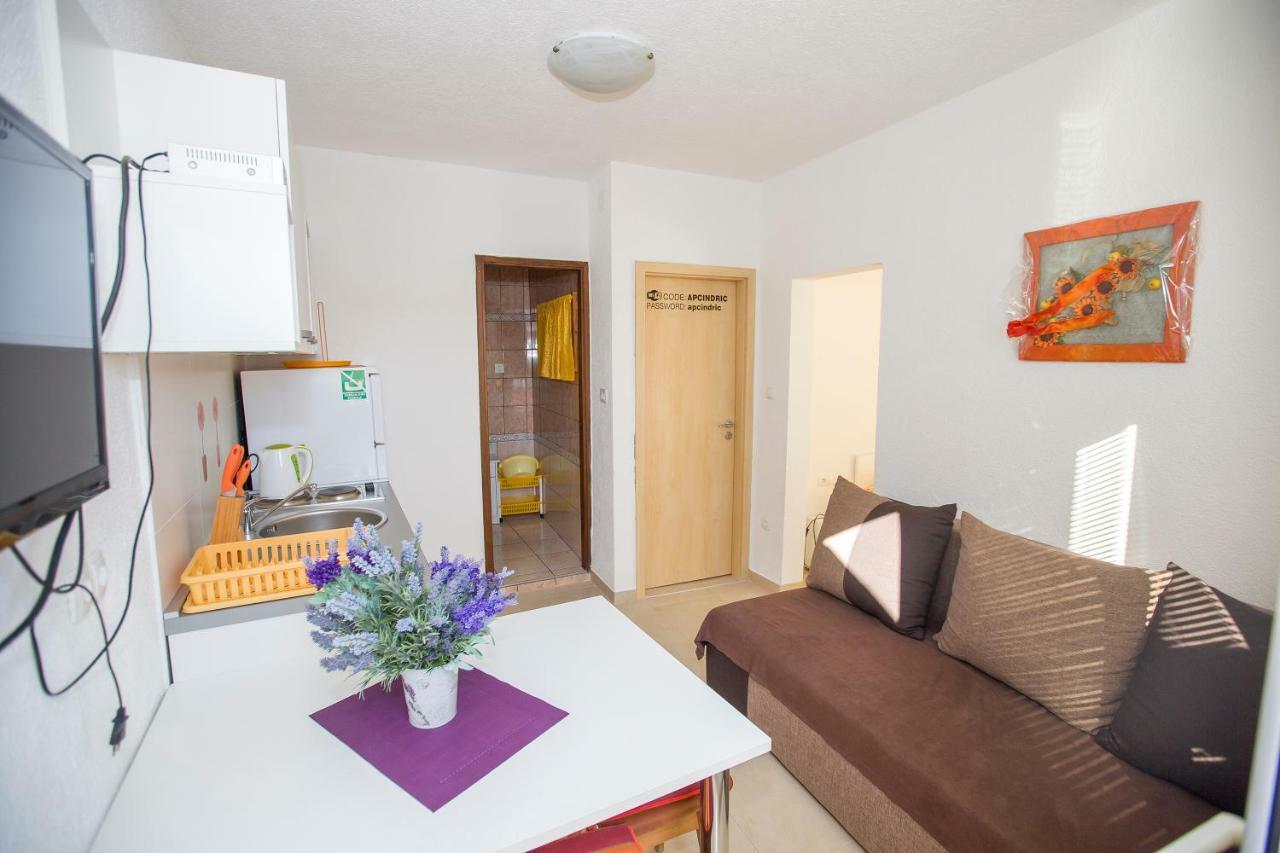 Apartmani Cindric Karlobag Extérieur photo