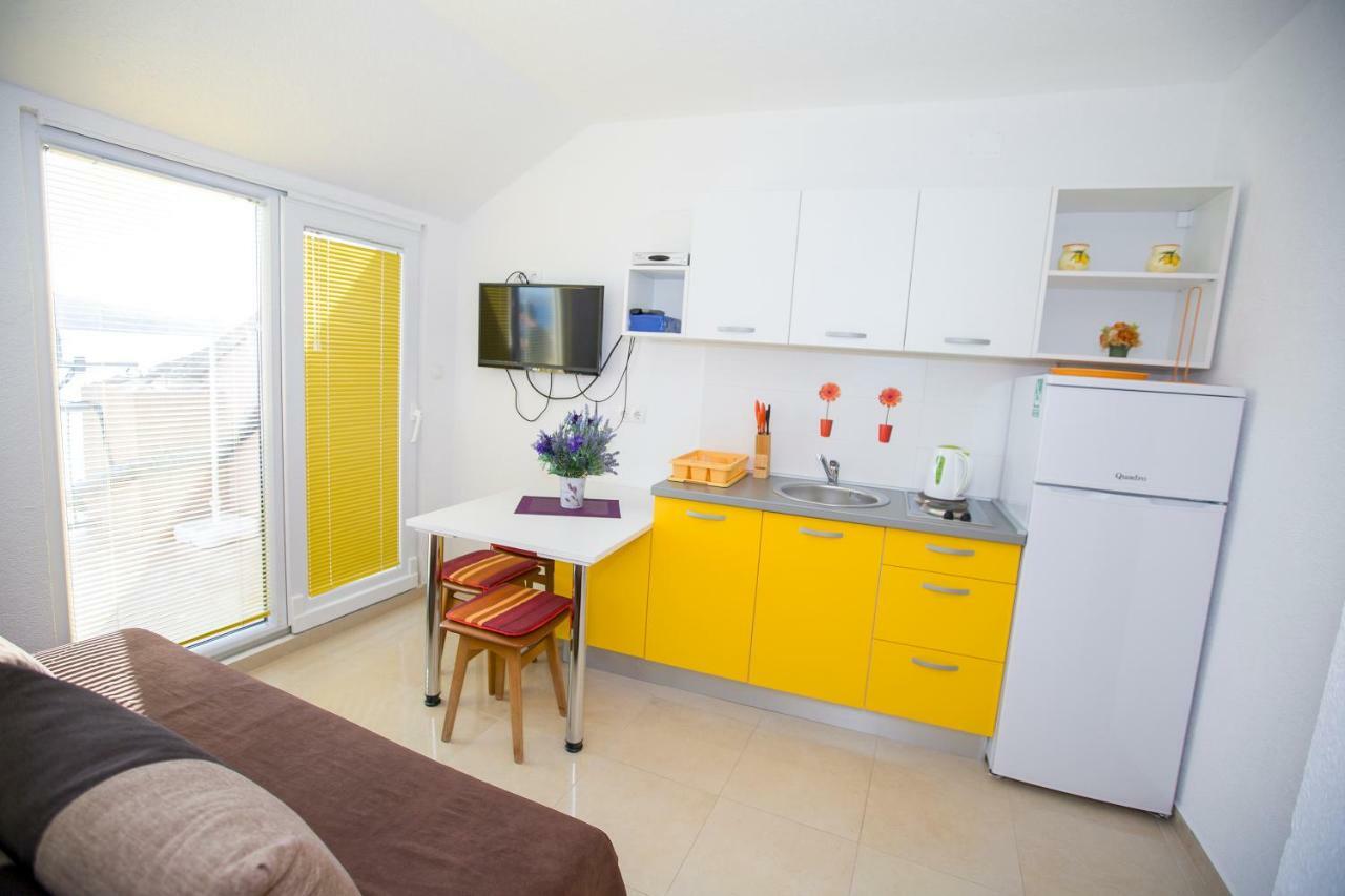 Apartmani Cindric Karlobag Extérieur photo