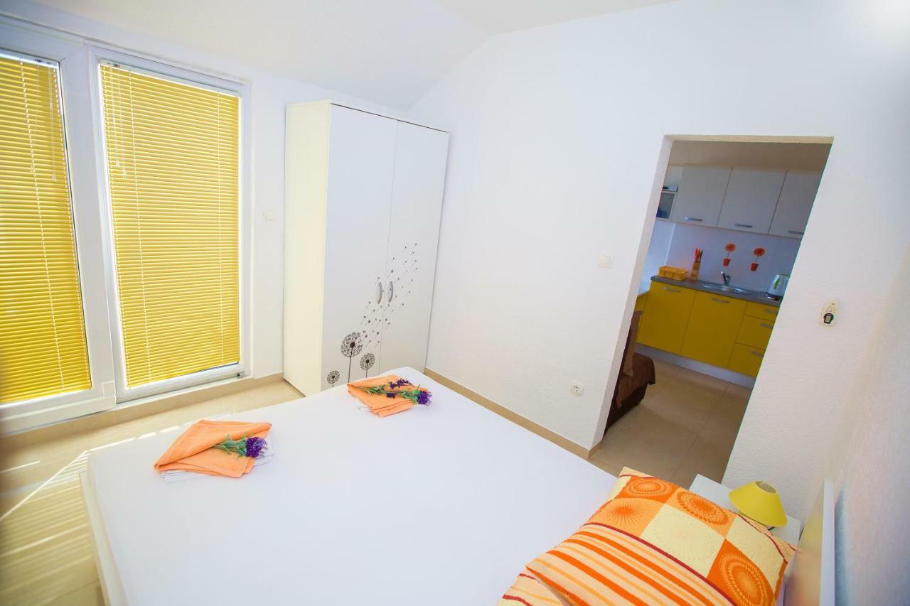 Apartmani Cindric Karlobag Extérieur photo