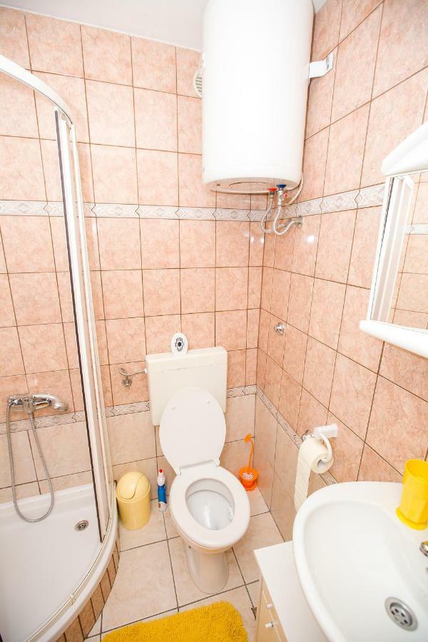 Apartmani Cindric Karlobag Extérieur photo