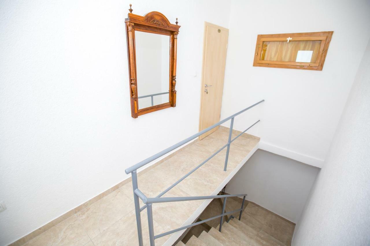 Apartmani Cindric Karlobag Extérieur photo